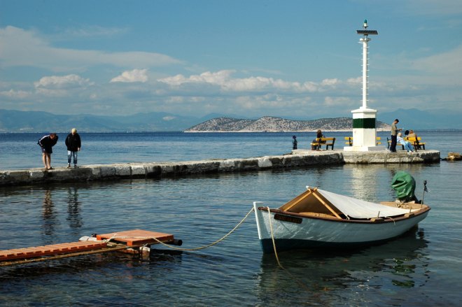 maják v přístavu na ostrově Thassos, Řecko